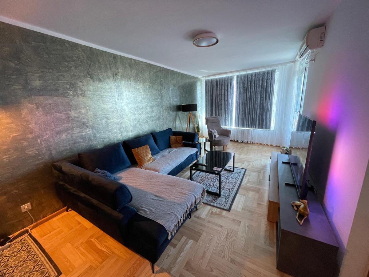 Korzo Osijek 2 Apartment ภายนอก รูปภาพ