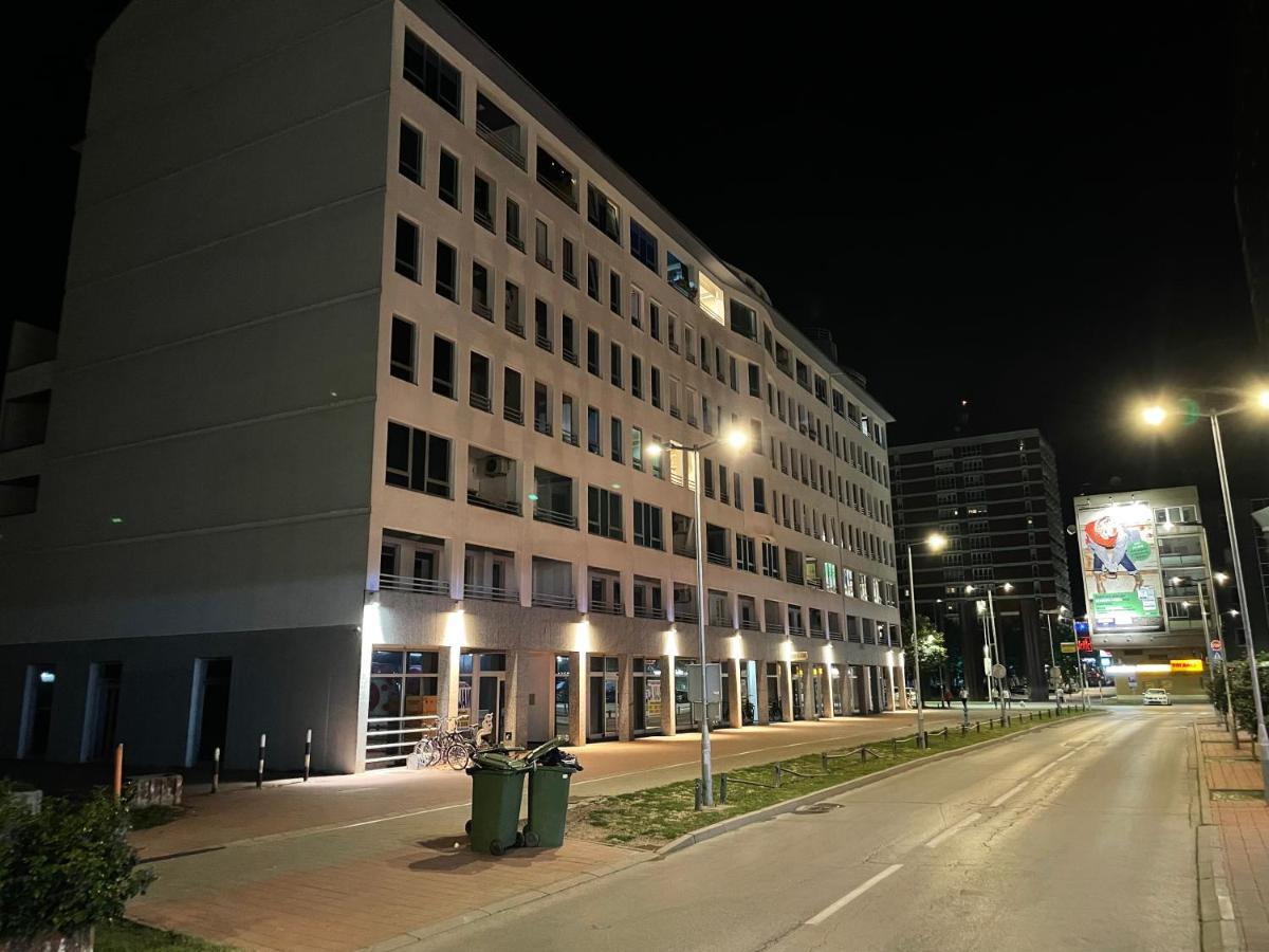 Korzo Osijek 2 Apartment ภายนอก รูปภาพ