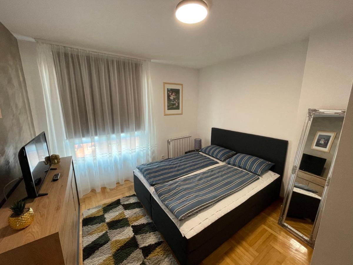 Korzo Osijek 2 Apartment ภายนอก รูปภาพ